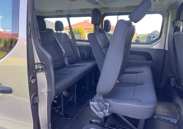 Renault Trafic cena 104998 przebieg: 80000, rok produkcji 2018 z Płock małe 497